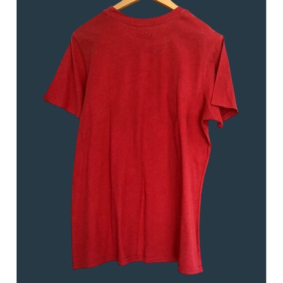 MAD ENGINE- MENS RED GRAPHIC SHORT SLEEVE CREW NECK T-SHIRT SIZE LARGE - Picture 2 of 6